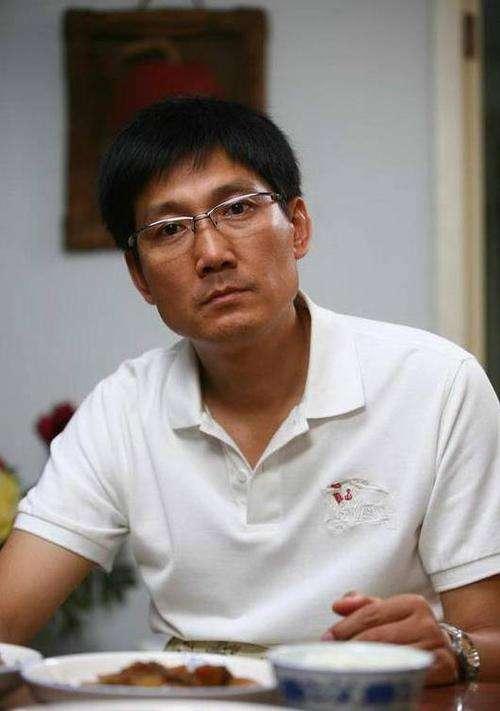 一線男星51歲辭世！結縭20年遺孀「心被掏空」瞬間老了10歲　「靠女兒開導」近況曝引鼻酸
