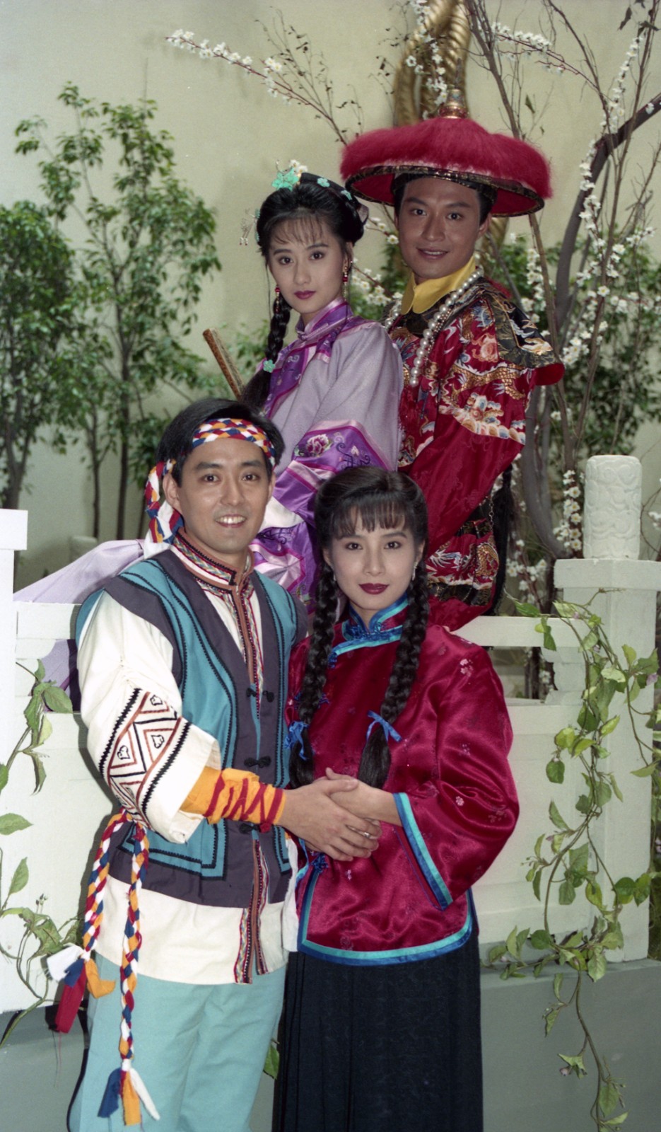時隔32年重逢！何如芸「巧遇瓊瑤小生」驚呼：是鬼丈夫　老友敘舊到半夜「曝神隱岳翎近況」