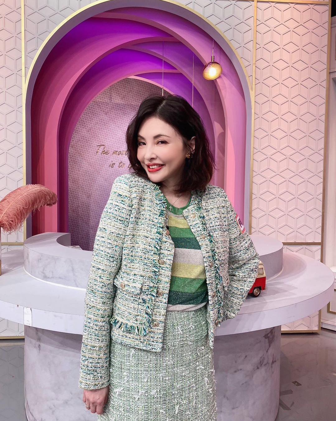 時隔32年重逢！何如芸「巧遇瓊瑤小生」驚呼：是鬼丈夫　老友敘舊到半夜「曝神隱岳翎近況」