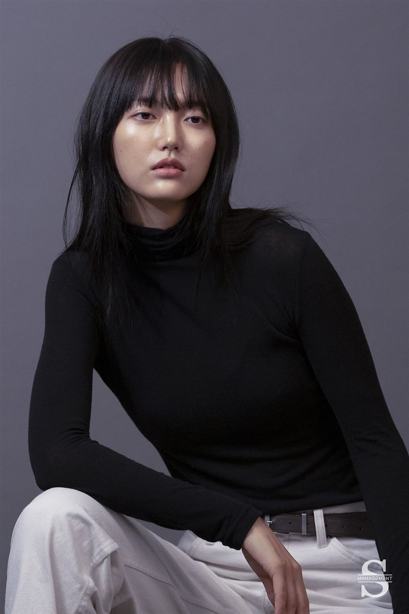 新劇還在拍！26歲女星驚傳「陳屍家中」　最後貼文「留下2個字」網友淚崩：不敢置信......