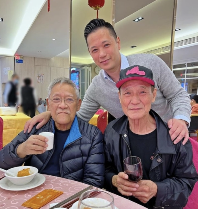 79歲陳惠敏現身內地工作，走路駝背靠拐杖助力，坦言身體不是太好
