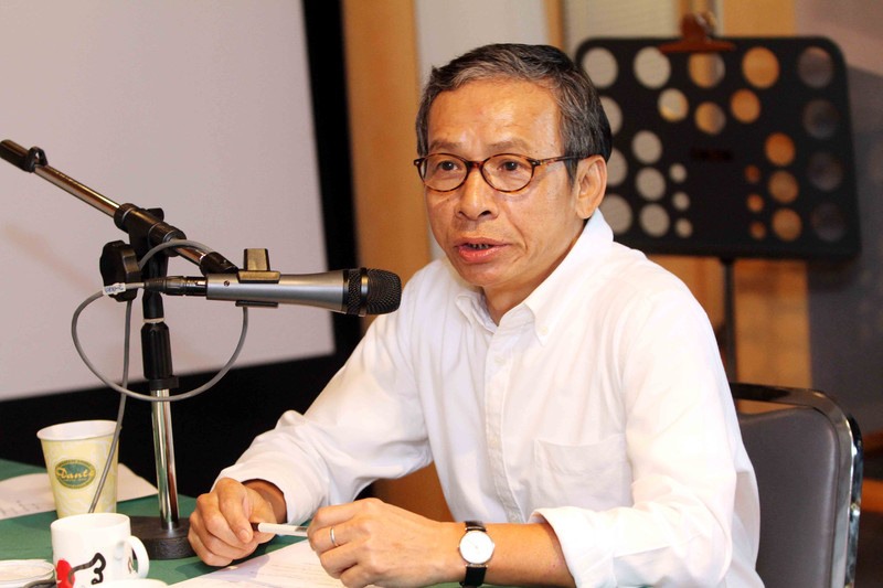拿透天厝換大樓！72歲男星爬50階梯「和愛妻跌倒2次」苦不堪言 　「搬到88坪電梯大樓」入住被嚇到