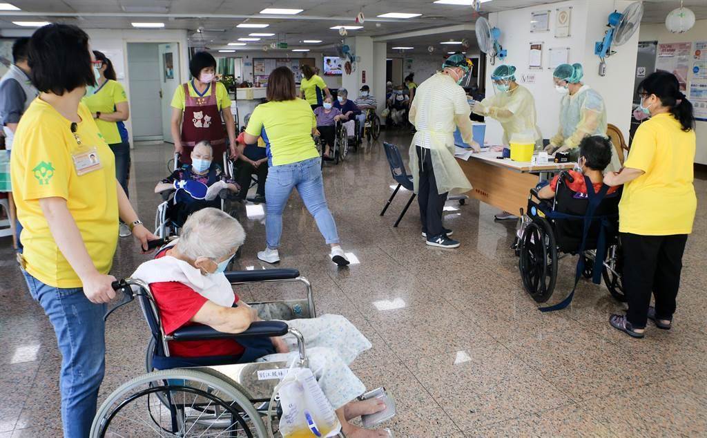 長照悲歌！80歲老父親「堅持不請看護」要兒照顧　50歲孝子「生日當天暴斃」親友嘆：女兒只出一張嘴