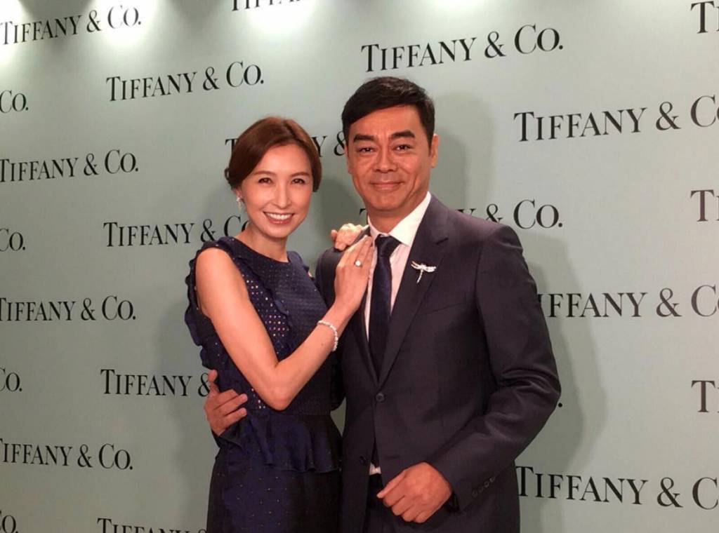 三度拿下影帝！大咖男星「台上不忘謝港姊老婆」：處處忍讓我　自嘲在家「是試菜白老鼠」曝夫妻情趣