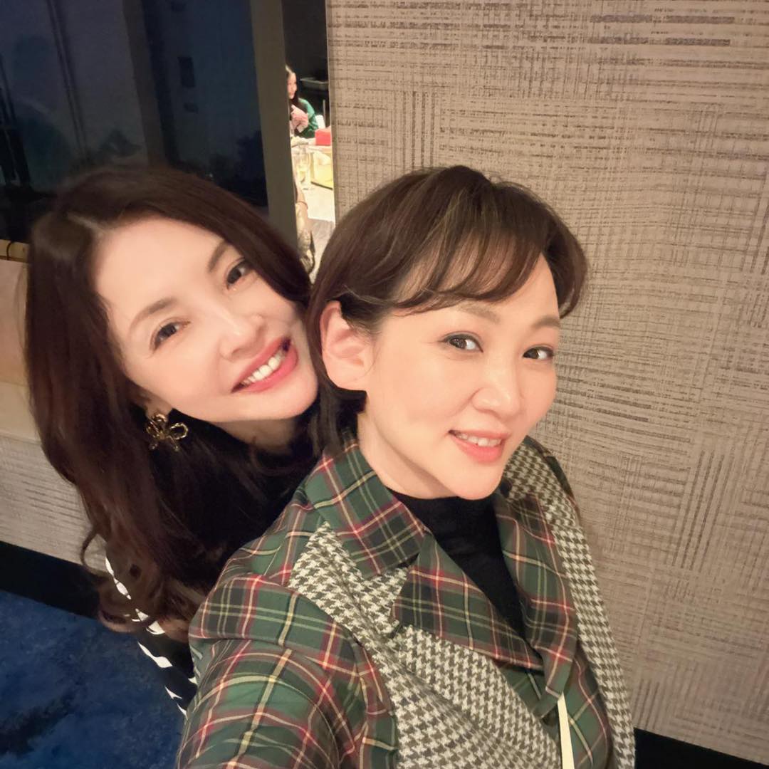 尪偷吃狠斷豪門婚！54歲女星曝「貴婦好友全跑光」身心俱疲　「唯有1人留下」看清交友圈誰是真心相待