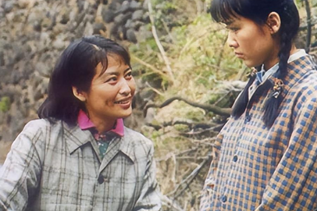 17歲定終身！64歲資深女星「嫁給初戀」恩愛相伴41年　「賺來的錢全上繳」寵夫無極限