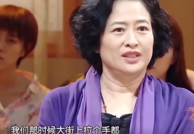 17歲定終身！64歲資深女星「嫁給初戀」恩愛相伴41年　「賺來的錢全上繳」寵夫無極限
