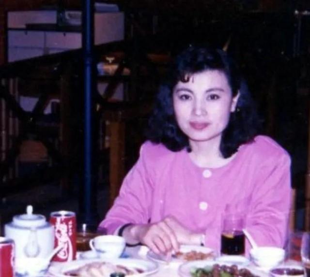 選工作不選孩子！資深女主播「突接婆婆電話」：孫子墜樓了　渾身顫抖「堅持繼續播報」一結束哭著奔醫院