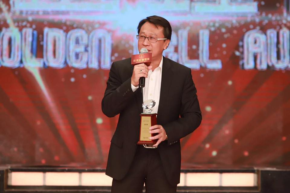 成名得太早！55歲資深綠葉「沉澱30多年鑽研演技」終於出頭天　工作滿檔忙到深夜「愛子驚醒爆哭」好心疼