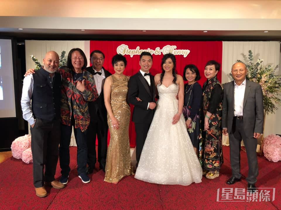 幕前消失30年！資深女星「閃嫁台灣富商生2女」移民紐西蘭　「罕現身好友聚會」一身星味藏不住