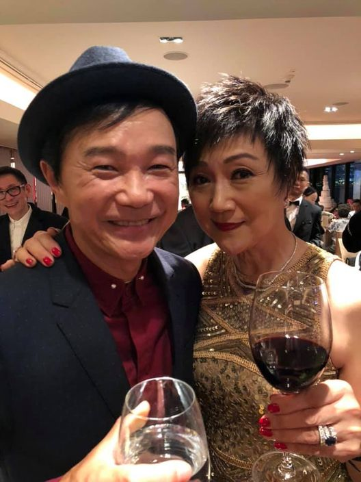 幕前消失30年！資深女星「閃嫁台灣富商生2女」移民紐西蘭　「罕現身好友聚會」一身星味藏不住