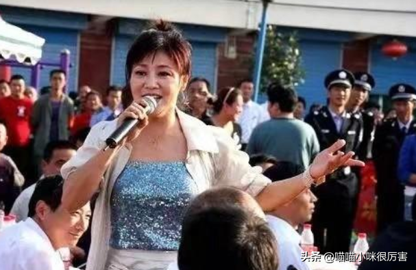 喪夫12年！資深女歌手「把公婆當親生照顧」用大愛撐起家　「女兒是主心骨」拒絕改嫁