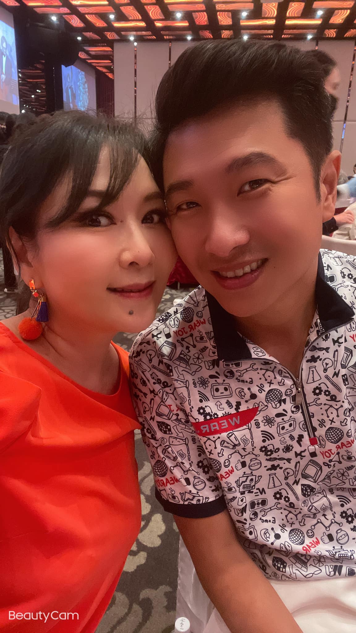 晚一步就沒命！張秀卿罕吐「22年前遇死劫」嚇出冷汗：感謝祂指示　「拉歌后逃過一劫」二人成生死之交