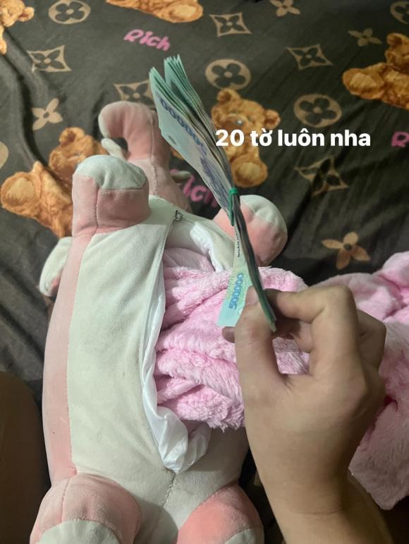 老公睡覺「堅持抱大象娃娃」也不給洗！人妻偷調查「發現裡面暗藏玄機」：太誇張了...