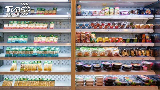 才20幾歲!男大生「連吃超商4個月」竟洗腎 營養師嘆「不是吃太鹹」真相震驚全網:這組合超常見