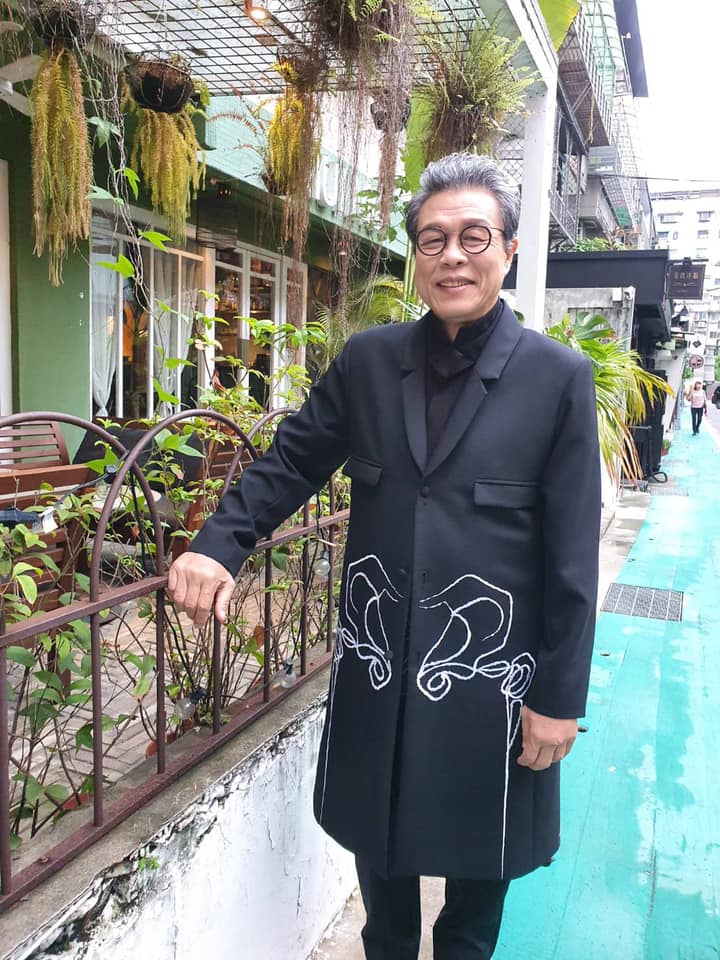 緊急開刀搶救!73歲台灣歌王「罹大腸癌中末期」 醫師驚「身體拿出一串葡萄」:半腳踩鬼門關