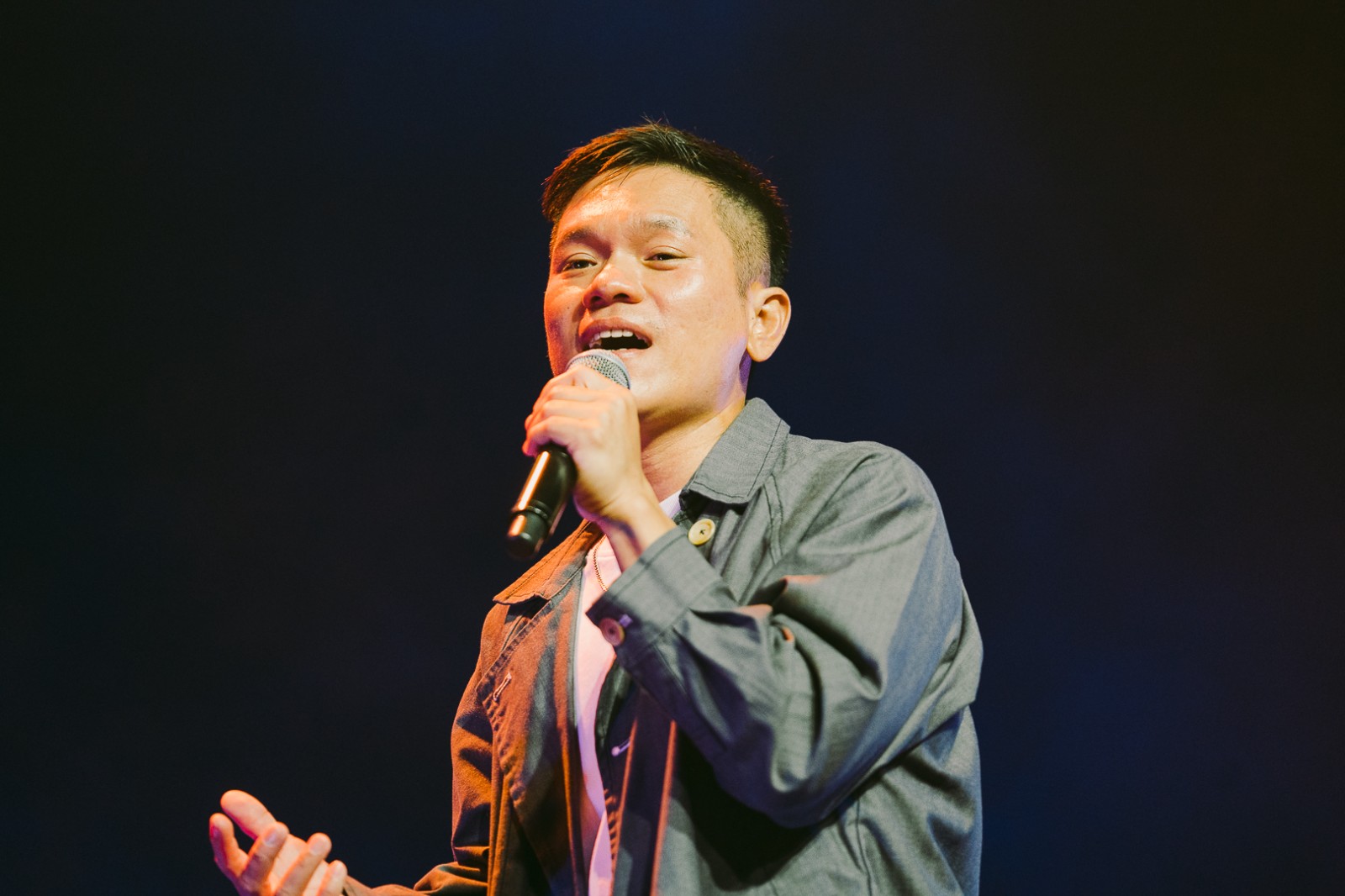 恐懼人群！金曲歌王「自爆當過殯葬樂師」：想躲起來　認了很自卑「厲害的人都在台北」
