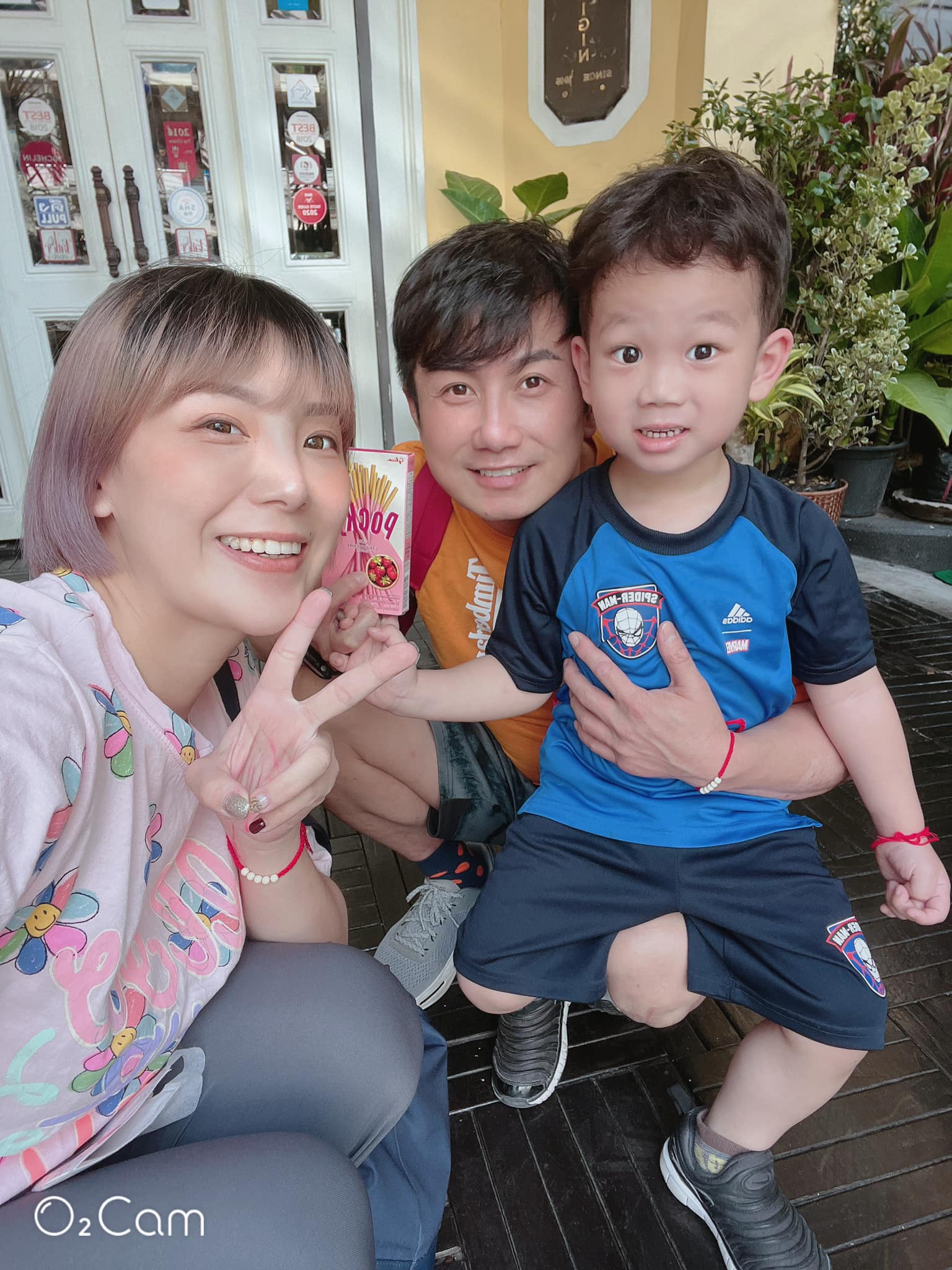 二寶滿月了！郭婷筠「喜曬正臉萌照」第一眼根本是大兒子　尪羞曝「兩人又有愛的結晶」畫面流出甜翻