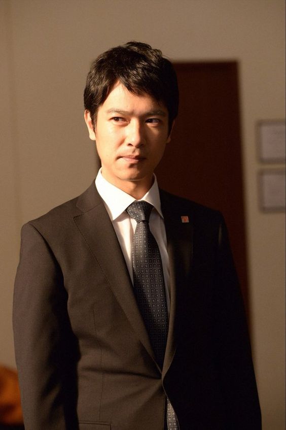 交往3個月就結婚！47歲資深女星「嫁高學歷大咖演員」　私下卻超節儉「騎腳踏車外出購物」