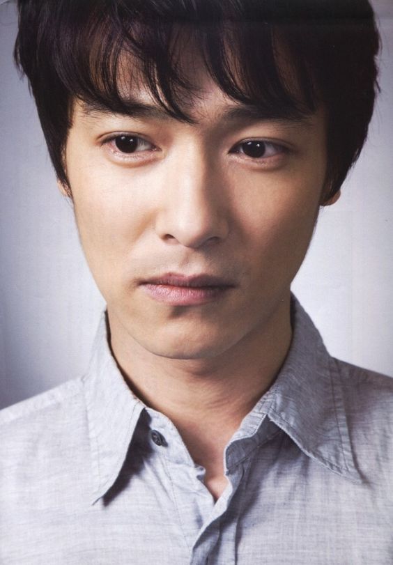 交往3個月就結婚！47歲資深女星「嫁高學歷大咖演員」　私下卻超節儉「騎腳踏車外出購物」