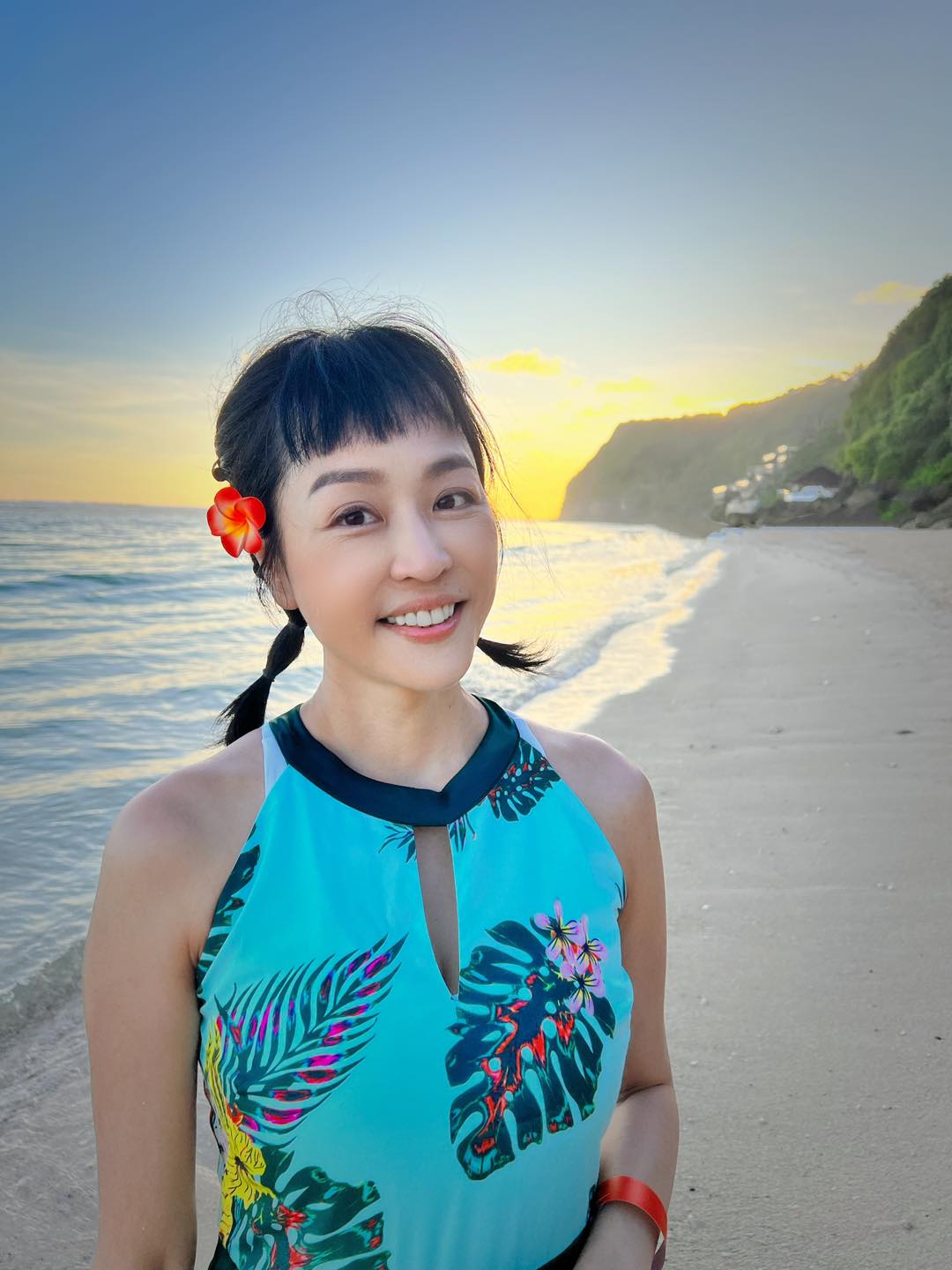 治病燒掉百萬！48歲女星「癌末仍出國度假」：就是為了開心　坦承恐懼「壞消息頻傳」仍積極面對