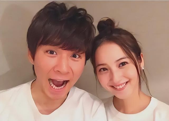 為何委屈自己？日本第一美女「原諒大16歲尪」偷吃182女　開心生二胎「我要守護老公」被笑太傻