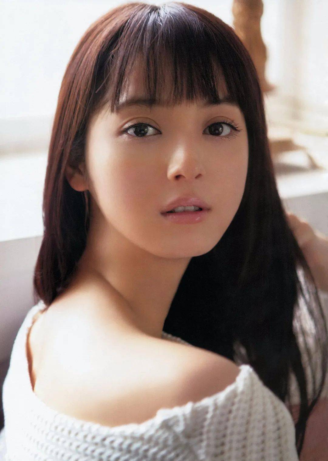 為何委屈自己？日本第一美女「原諒大16歲尪」偷吃182女　開心生二胎「我要守護老公」被笑太傻