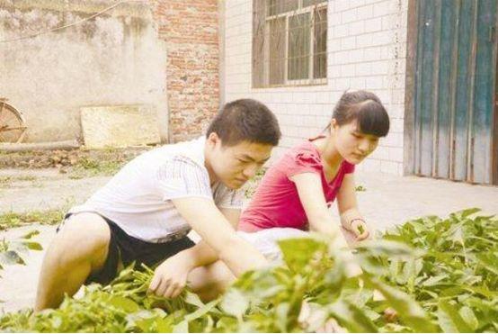 被前妻出軌離婚！5年後他故意「開豪車去對方家」炫耀　鄰居嬤一開門「一家人早就搬走」真相讓他掩面痛哭