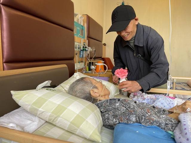 104歲爺爺「獨居鄉下40年」3個兒子不曾探望　分遺產時「1300萬積蓄全給鄰居」竟被兒子告上法院