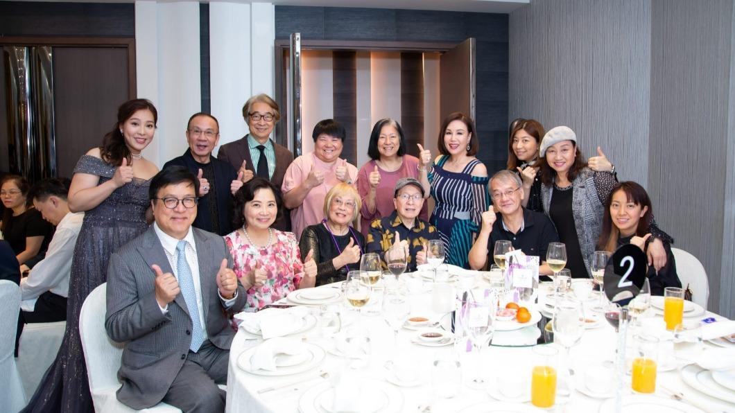 霸氣全無！武打女星「73歲保養太好」一反彪悍形象　秒變慈祥阿嬤「整個人瘦了一圈」