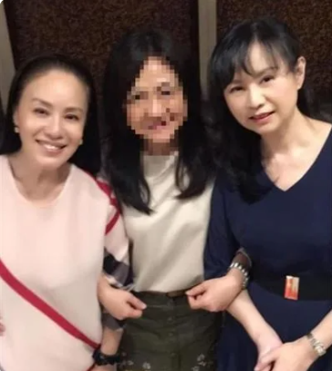 結婚封麥25年！玉女歌手淡出歌壇「甘當賢妻良母」過得超低調　閨密揭「61歲私下面貌」驚：很難想像