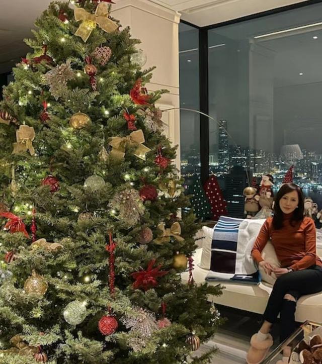 厲害！港女星曾住公屋靠實力打入上流圈，二婚嫁富商再享奢華生活