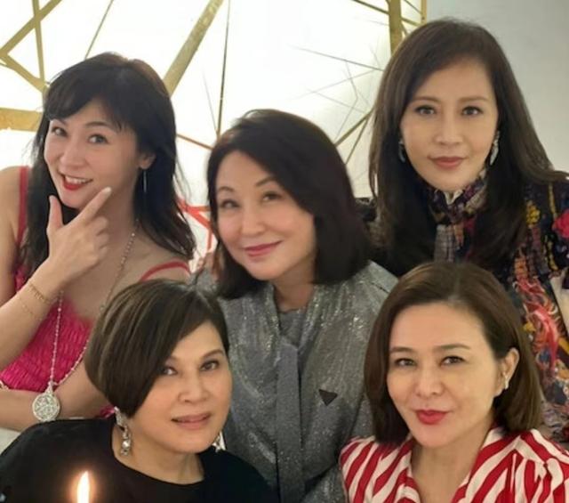 厲害！港女星曾住公屋靠實力打入上流圈，二婚嫁富商再享奢華生活