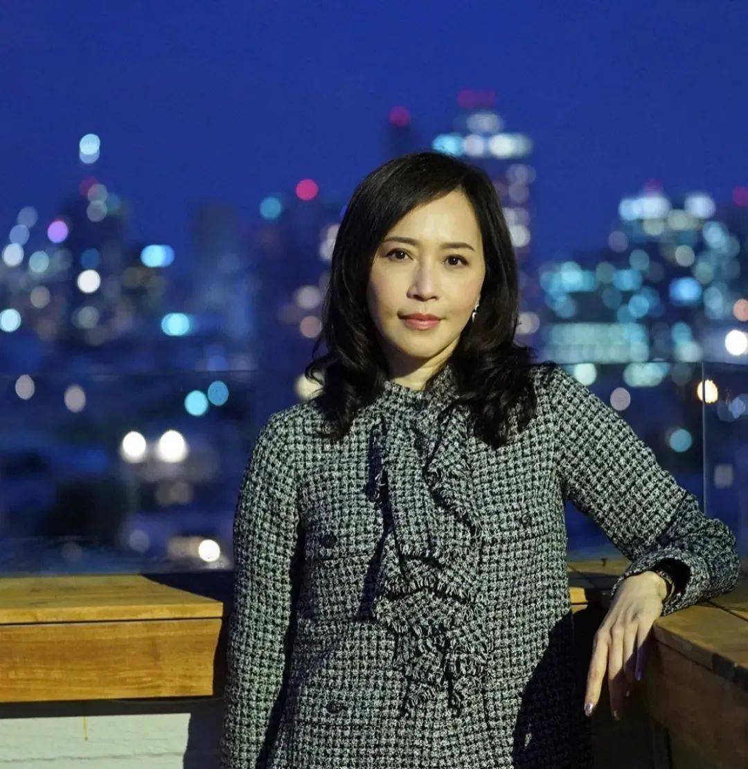 家貧擠出租房！名主持人立志「要讓父母過好日子」白手起家買孝親房　「10年後房屋出售」翻身成億萬富婆