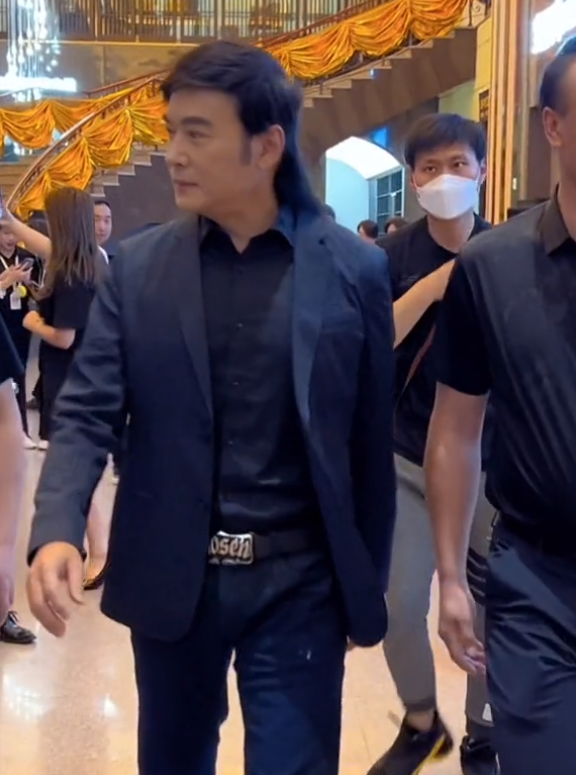 前妻是本土女星！55歲第一小生「兩次失婚後」突留一頭長髮　「四處接商演」淡出多年洩近況