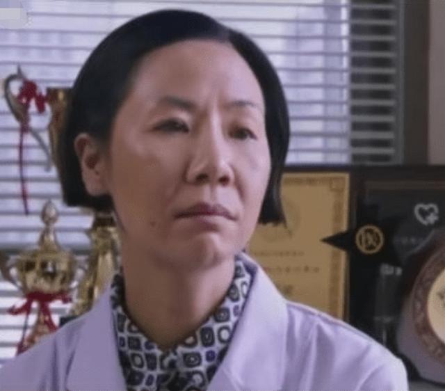 被封最醜女演員！她「打磨演技成實力派」戲約不斷　嫁入豪門「50歲身價上億」活成人生贏家
