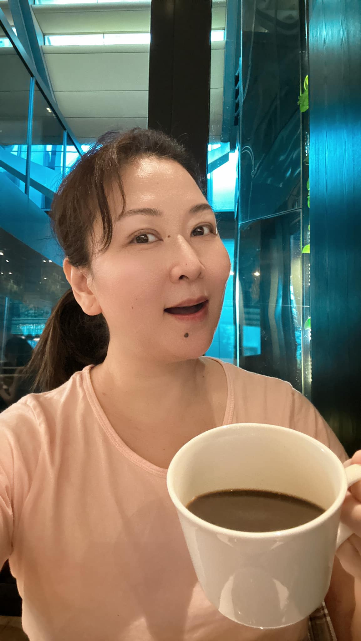 停經還想拼生子！52歲張秀卿重燃希望「卻遭20歲愛女反對」哽咽落淚　曝她近況「暫時不打算回台」：都是因為我