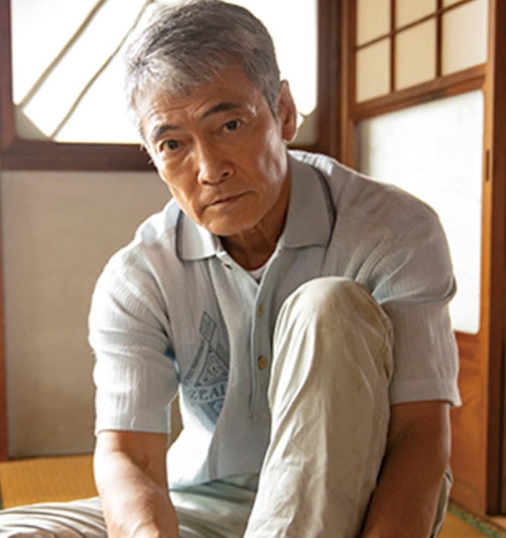目睹老公家中輕生！63歲女星忍痛1年「終於放手下葬骨灰」　崩潰「連家門都走不出」：只想放過自己