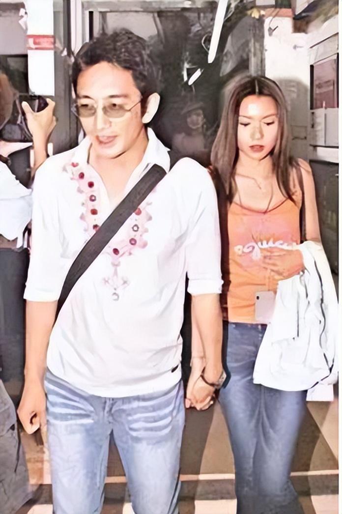 情史比戲劇精彩!男星有10任女友「兩婚兩離」 最終被「小21歲嬌妻」敗光7億