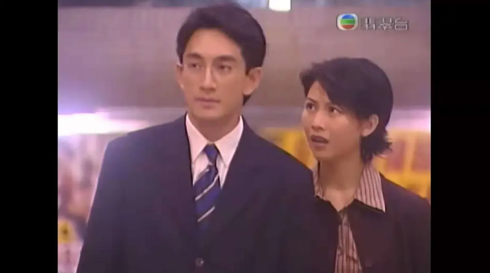 情史比戲劇精彩!男星有10任女友「兩婚兩離」 最終被「小21歲嬌妻」敗光7億