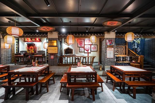 每月貼補兒媳婦2萬5！去飯店無意中「遇到親家」　我當天離開了兒子家：真不值得