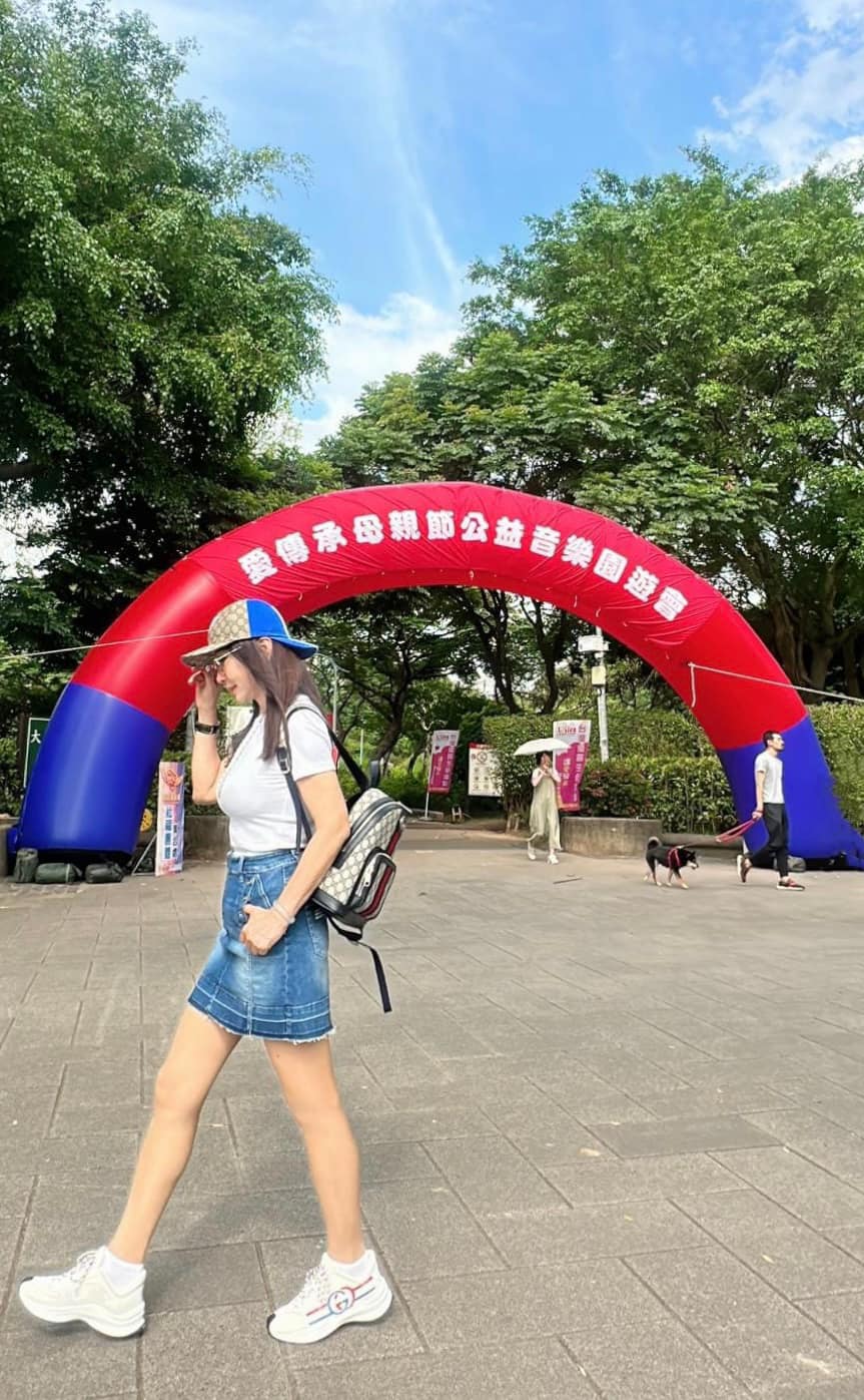 被爆身價破5億！66歲陳美鳳現身公園「曝上衣只要2百塊」最愛平價品 「穿搭1秘訣」省錢又凍齡回春