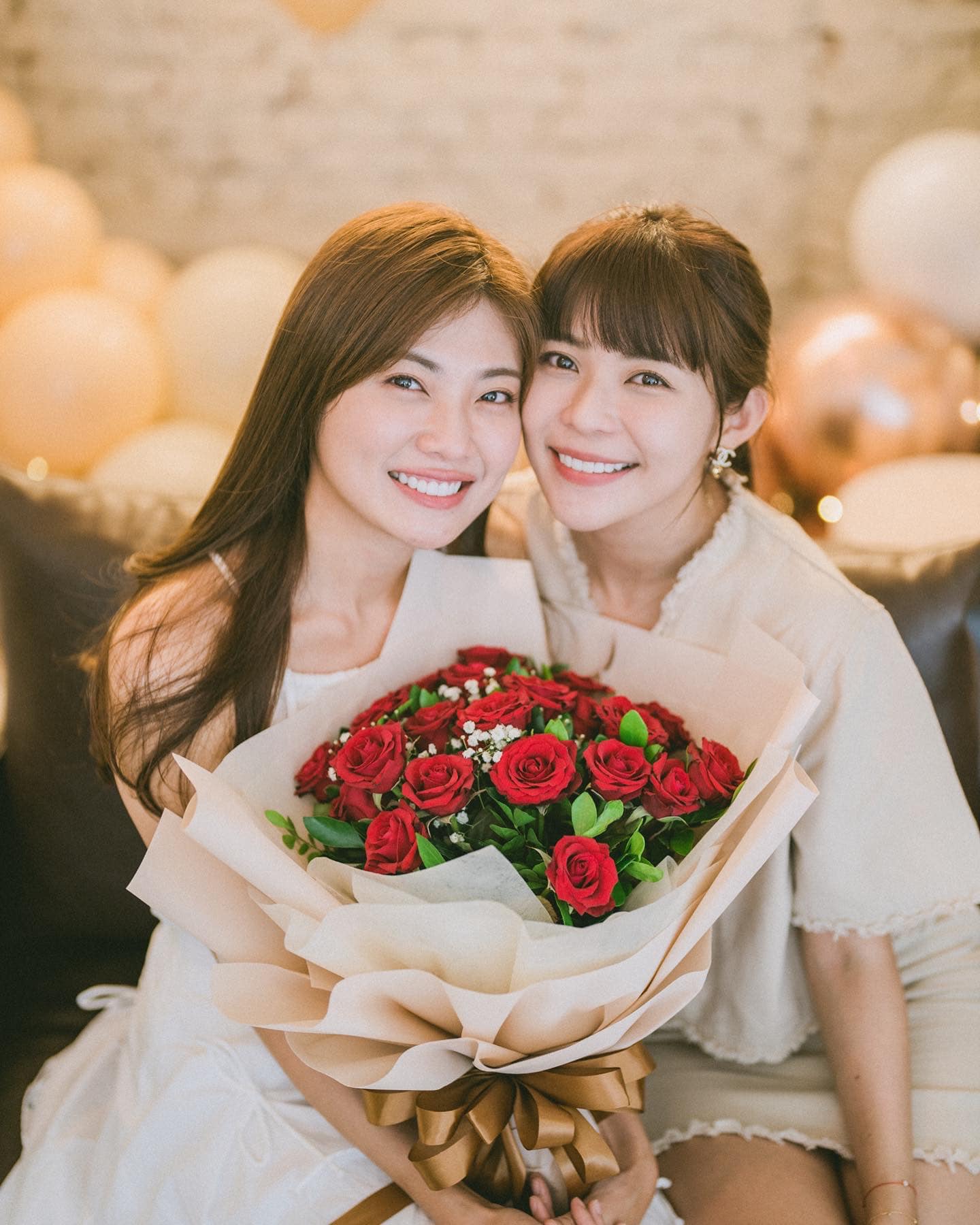 雙喜臨門！八點檔女星「大哭緊抱妹妹」：寶貝被求婚了　姊妹情深「貼臉合照曝」網嗨喊：一起嫁