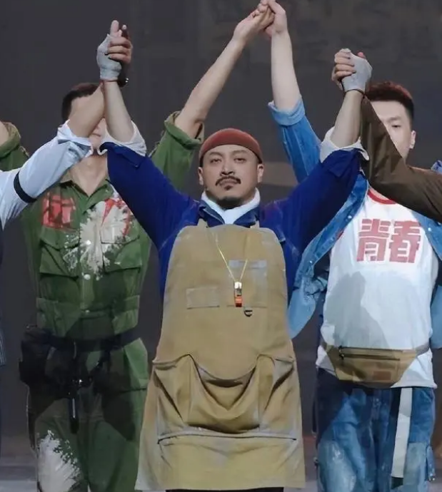 一路走好！41歲男演員遺體告別儀式　「父母坐輪椅痛哭」眾星送花圈道別：願天堂沒有病痛