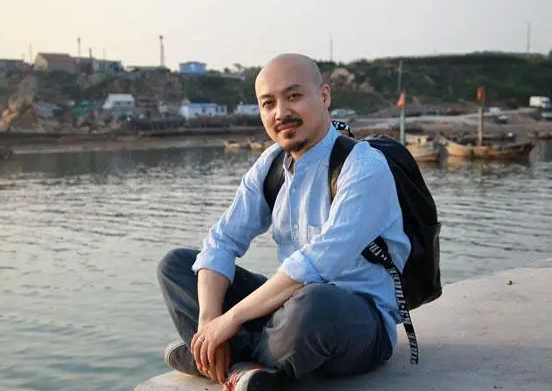 一路走好！41歲男演員遺體告別儀式　「父母坐輪椅痛哭」眾星送花圈道別：願天堂沒有病痛