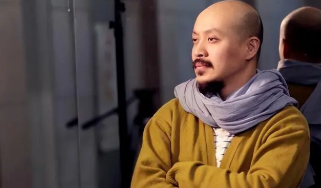 一路走好！41歲男演員遺體告別儀式　「父母坐輪椅痛哭」眾星送花圈道別：願天堂沒有病痛