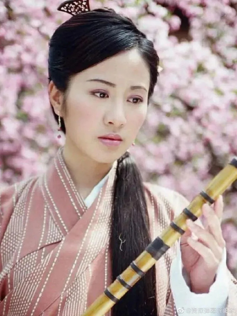 昔被封古典美人！43歲女星「不修邊幅開直播」女神變大嬸　「新劇一開播」網全嚇歪：判若兩人
