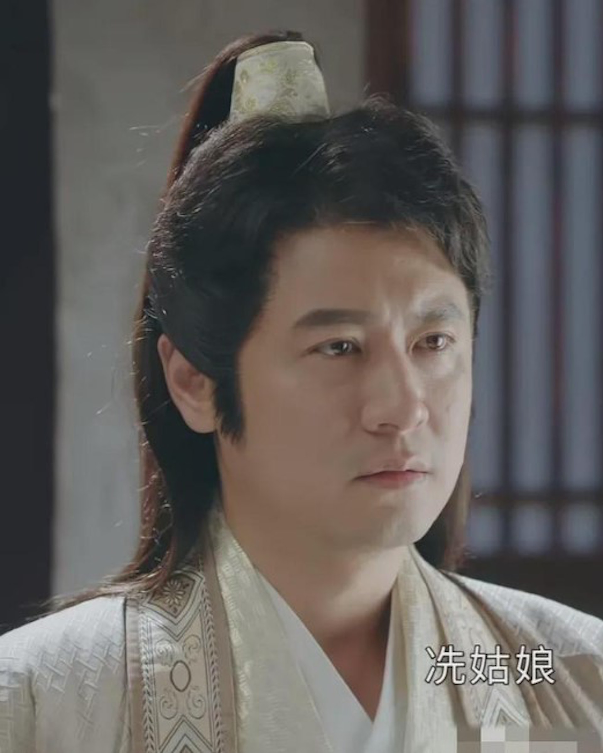 昔被封古典美人！43歲女星「不修邊幅開直播」女神變大嬸　「新劇一開播」網全嚇歪：判若兩人