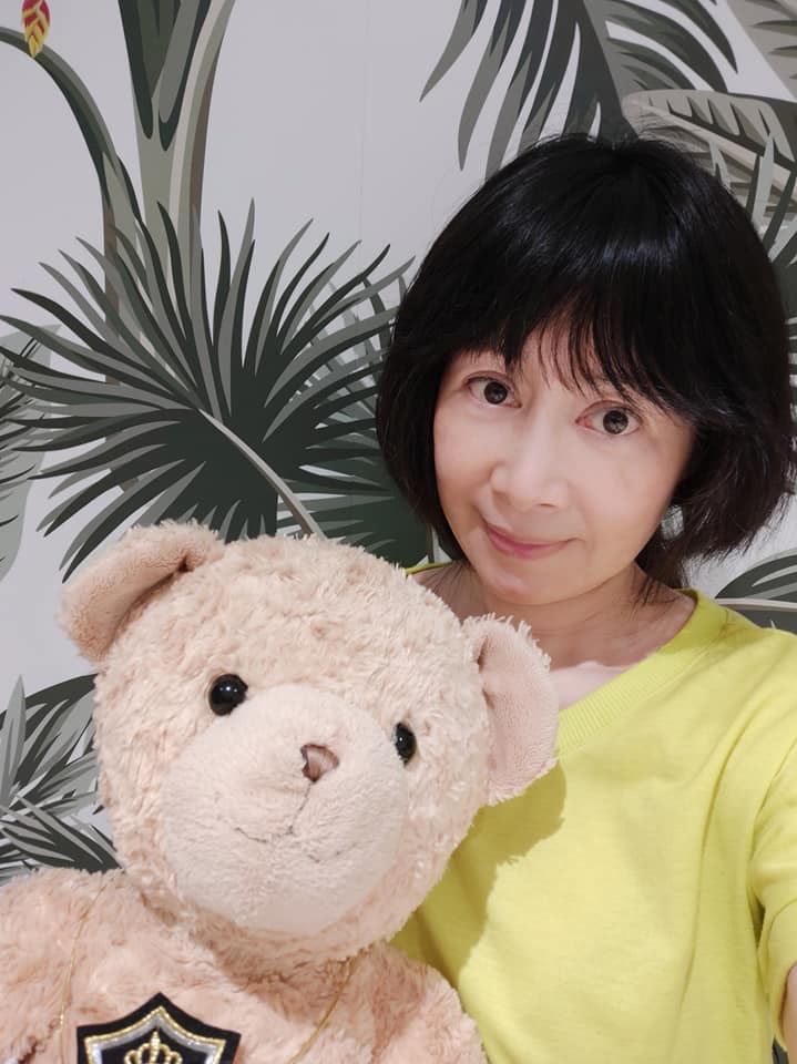 前主播公園晨跑！有別於鏡頭前精心打扮「樸素如普通大嬸」眾人驚呆　仔細一看「臉上特殊設計」網喊：太特別