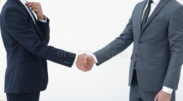 奶奶走後！大伯和父親「爭幾棵樹」撕破臉20年　直到「父親接到一通電話」當場老淚縱橫